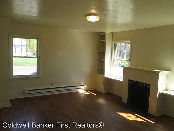2nd image of 735 Hobson St