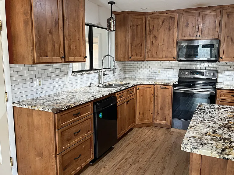 66156 Cottonwood Dr — Photo 3