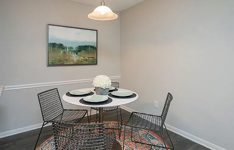 Residences at Glenview Reserve Apartment Homes — Photo 9