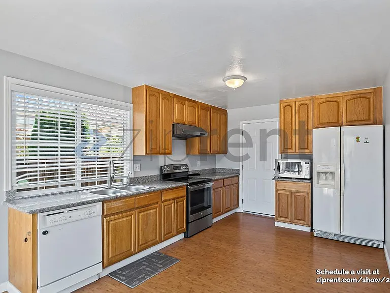 3686 Lightfare Ct — Photo 10