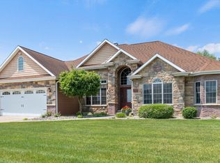 1221 E Dresdin Dr, Warsaw, IN