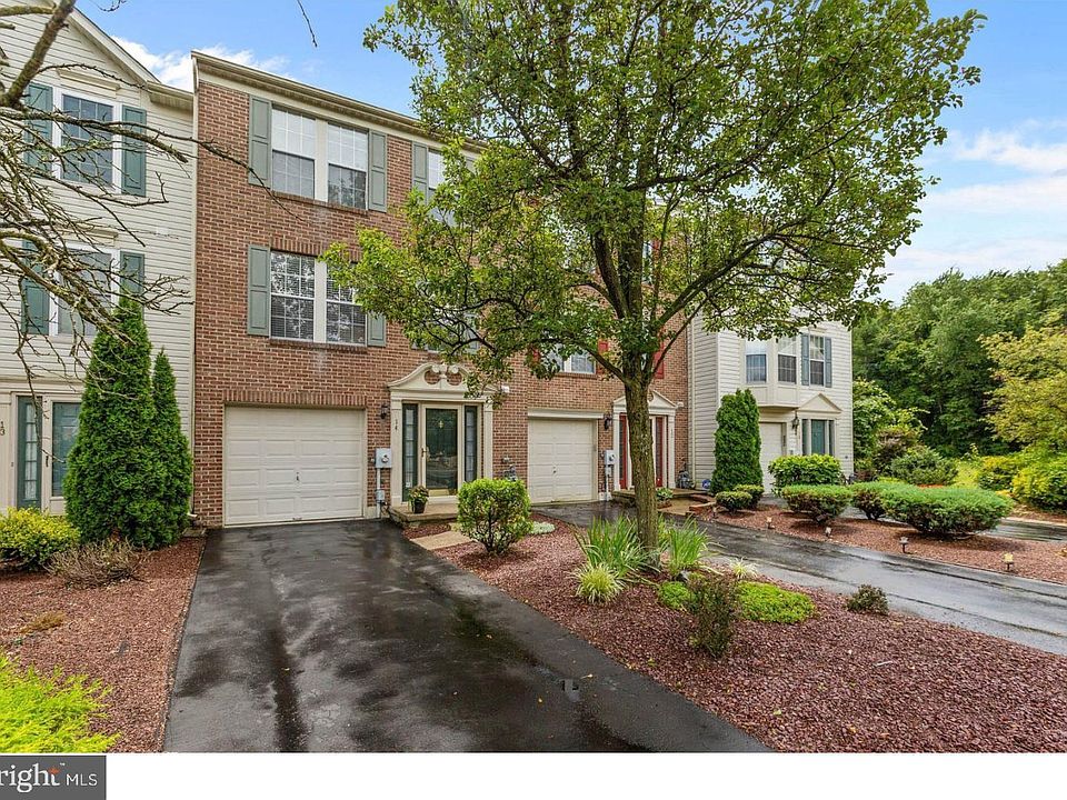 1st image of 14 Inkberry Ct