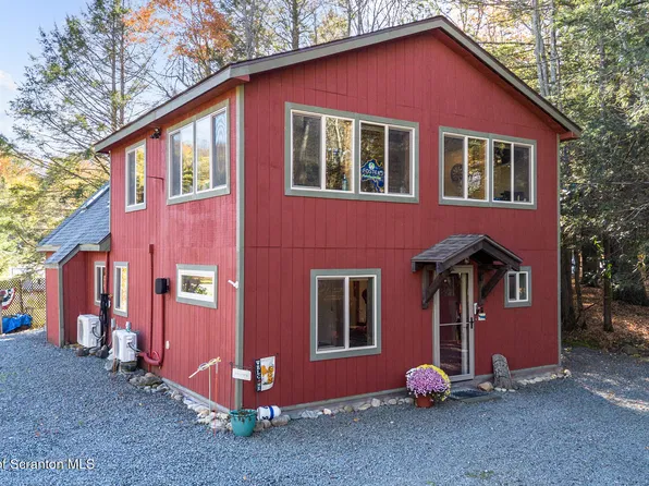 171 Deerfield Rd, Lake Ariel, PA 18436