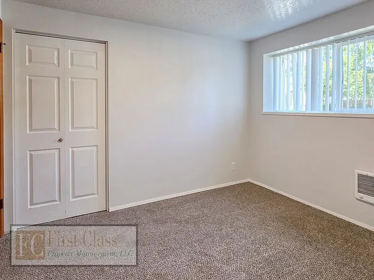 9555 SW Hall Blvd #7 — Photo 6