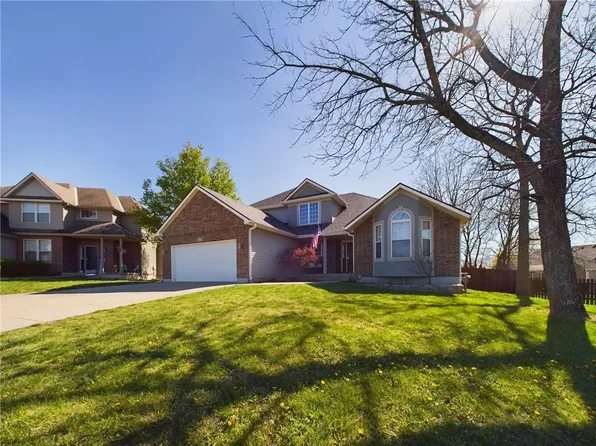 210 Westgate Ct, Warrensburg, MO 64093