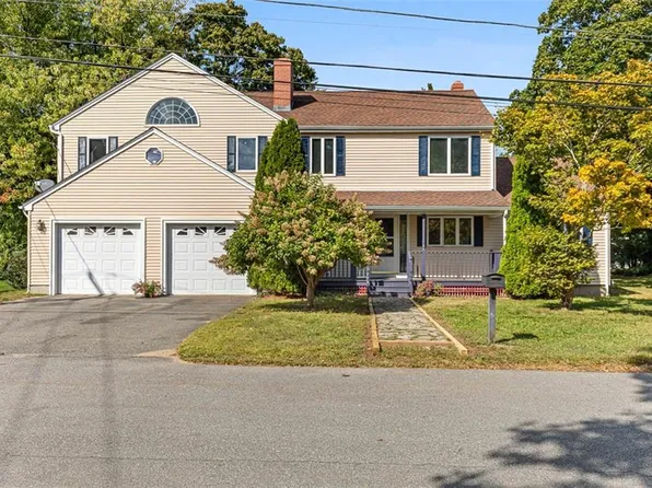 22 Mayfield Rd, Barrington, RI 02806