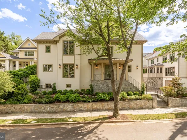 5537 Hawthorne Pl NW, Washington, DC 20016