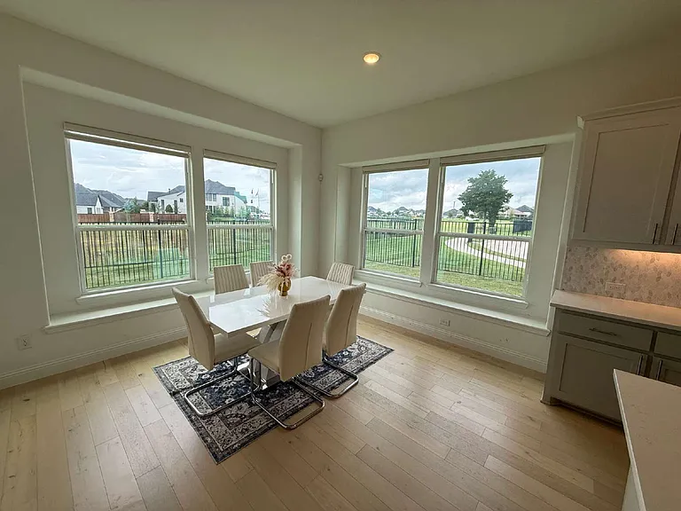 1927 Pebble Ln — Photo 17