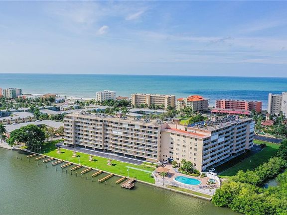 3rd image of 19451 Gulf Blvd APT 610