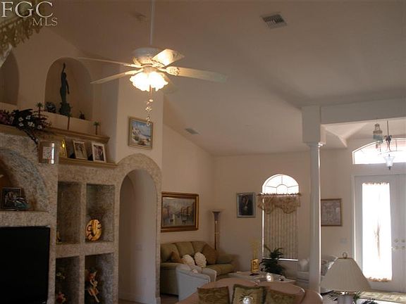 2nd image of 2119 SE 11th Ave