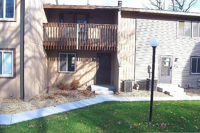 1st image of 84 River Woods Ln