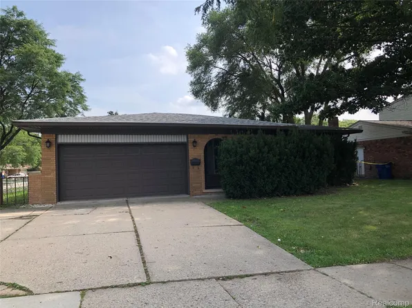 14756 E Thirteen Mile Rd, Warren, MI 48088