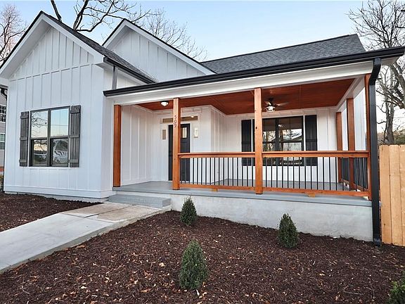 2nd image of 509 College St