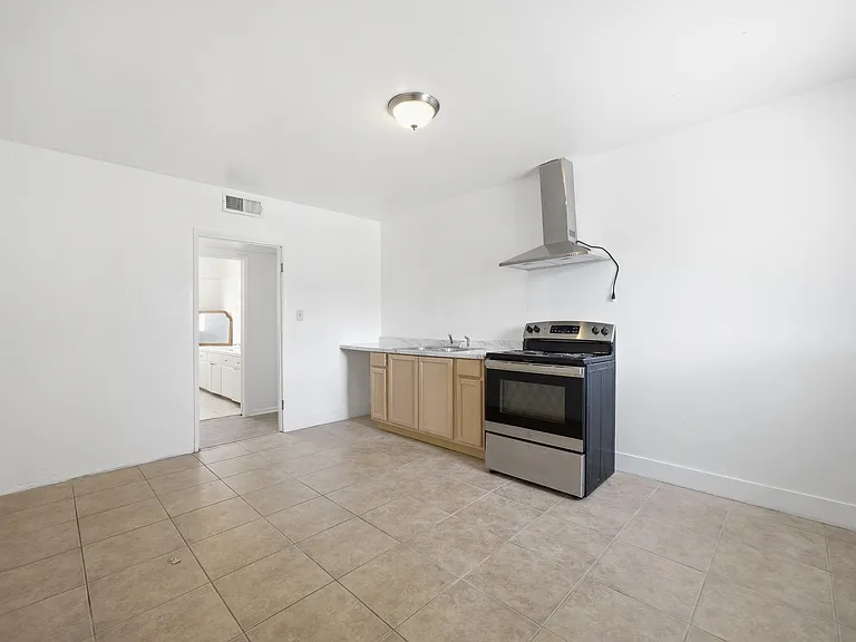 728 Lincoln St #C — Photo 12