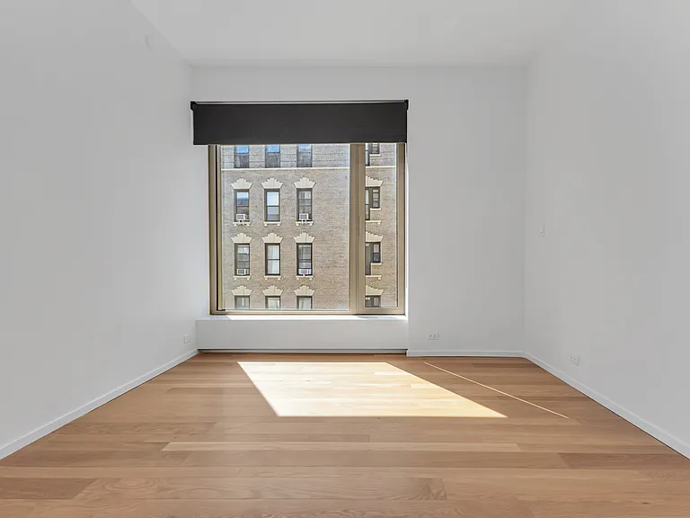 75 Kenmare St #4D — Photo 14