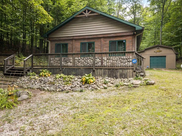 11925 Yates Rd, Copemish, MI 49625