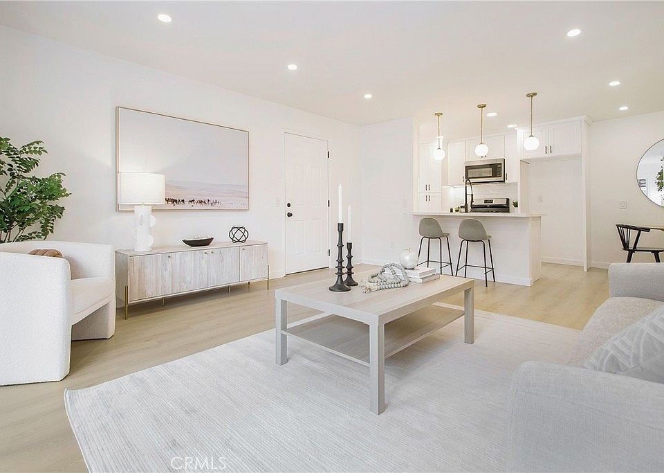 1st image of 1052 Cabrillo Park Dr #A