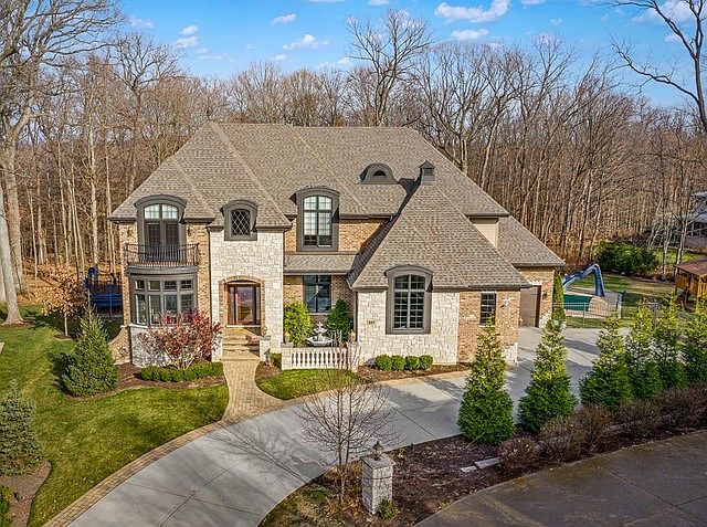 1st image of 885 Basswood Ln