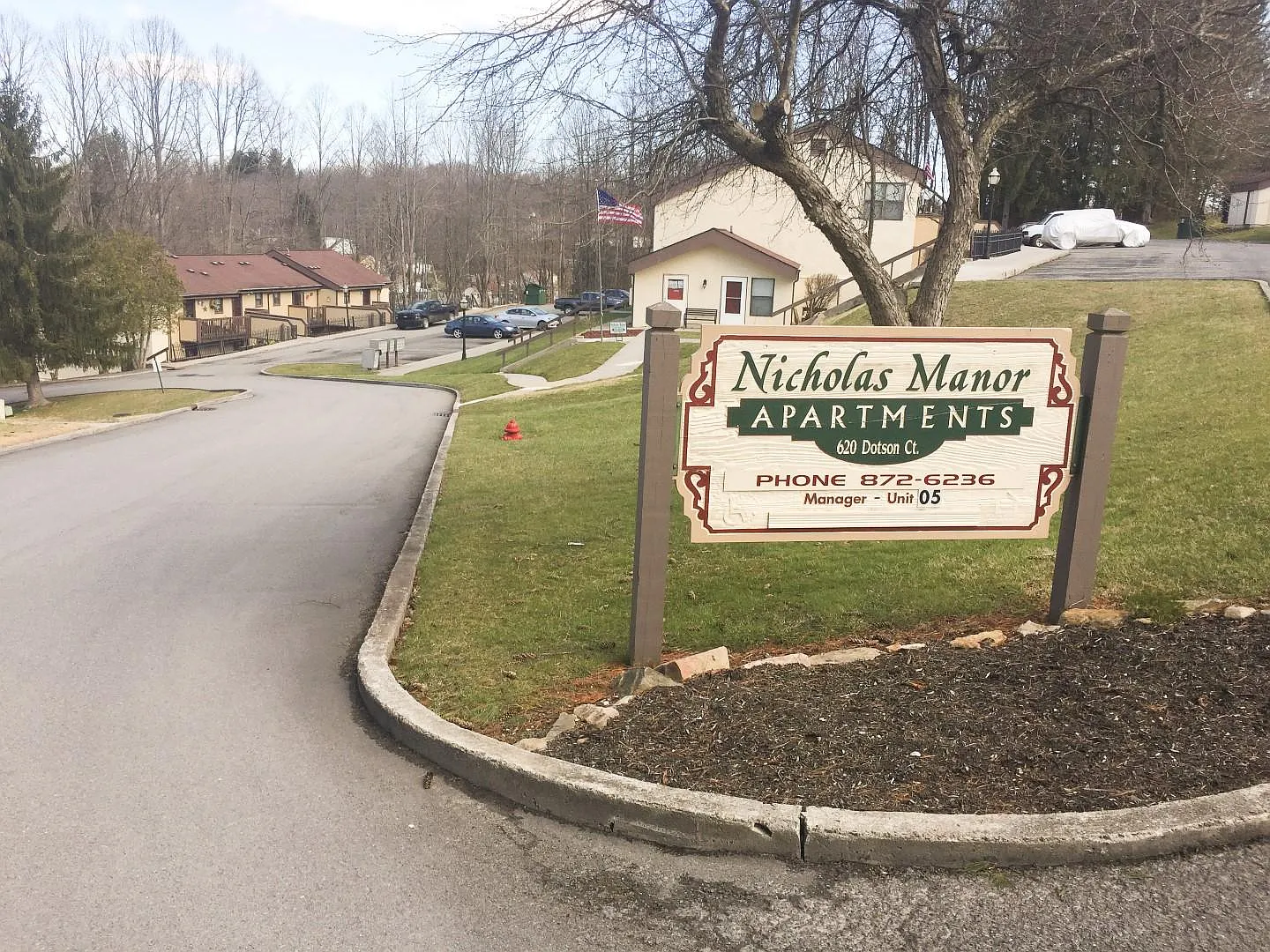 Nicholas Manor — Photo 1