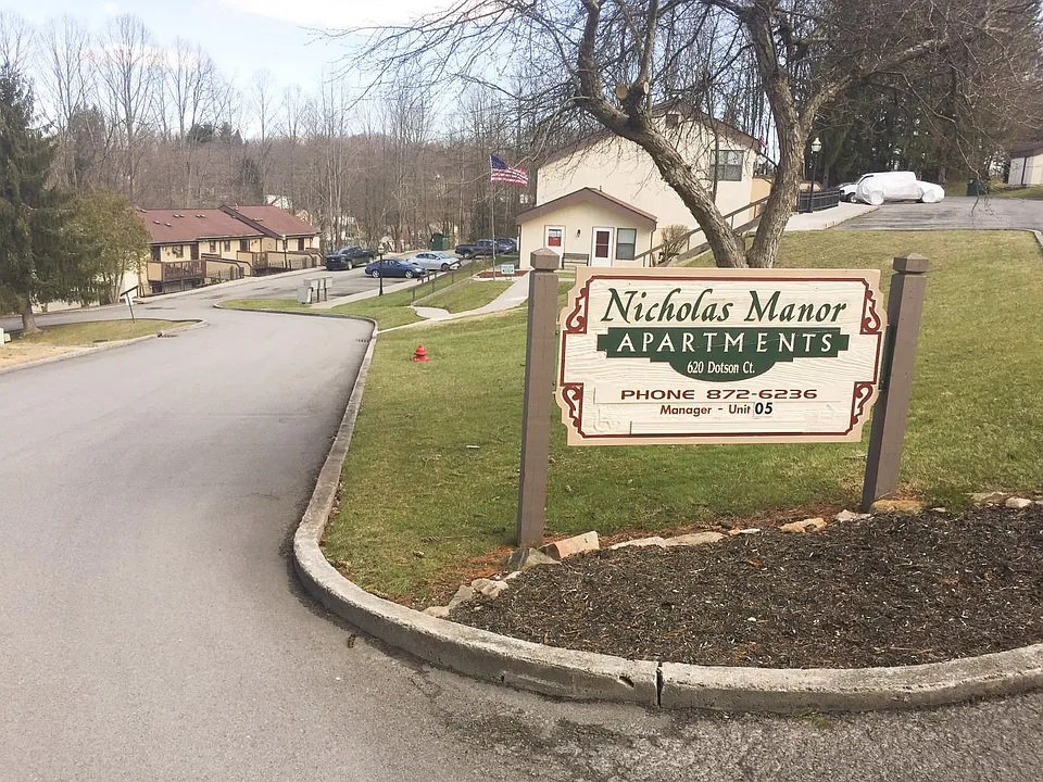 Nicholas Manor