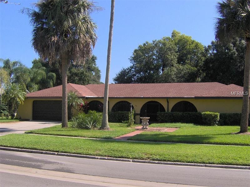 1st image of 37 Wood Hall Dr