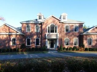 18 Ledgewood Rd, Winchester, MA 01890