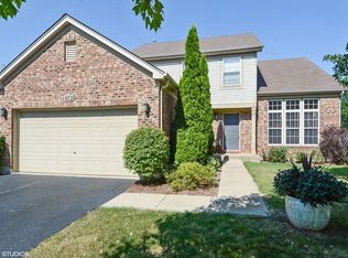 672 Manhattan Cir, Oswego, IL 60543