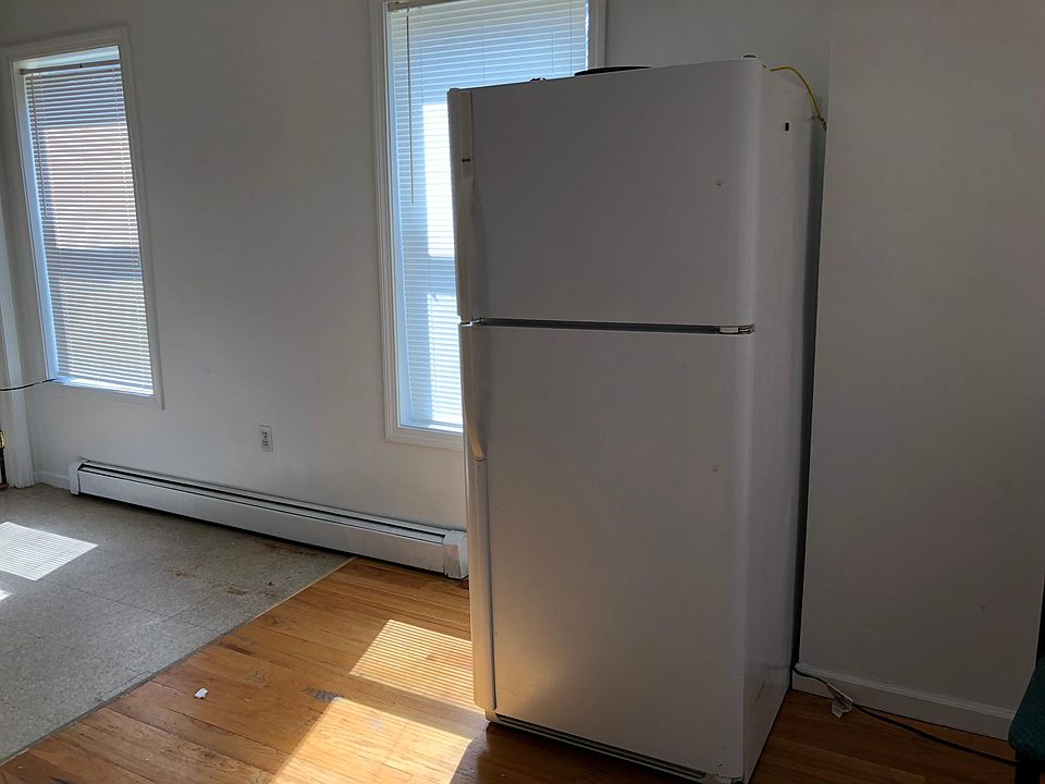 1st image of 634 Congress Ave #3