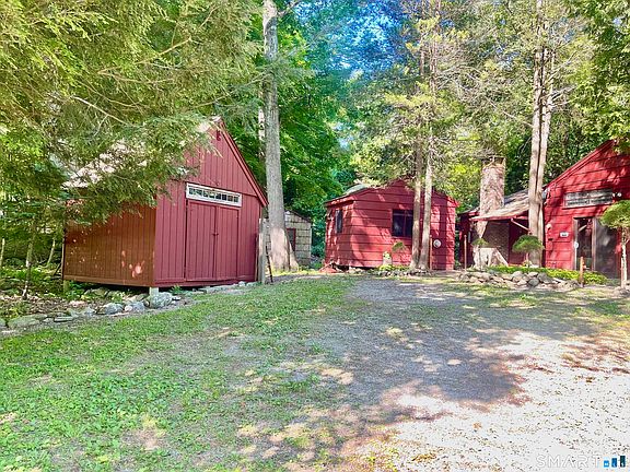 2nd image of 11 Tubbs Spring Drive