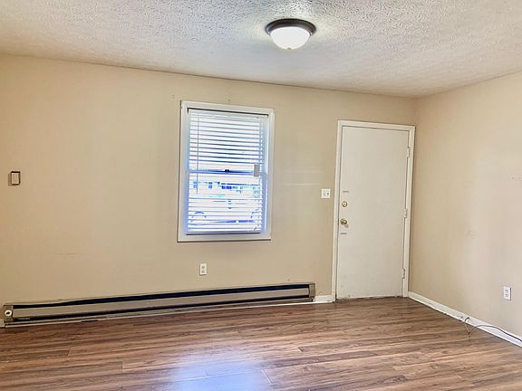 3rd image of 1760 Holly Dr