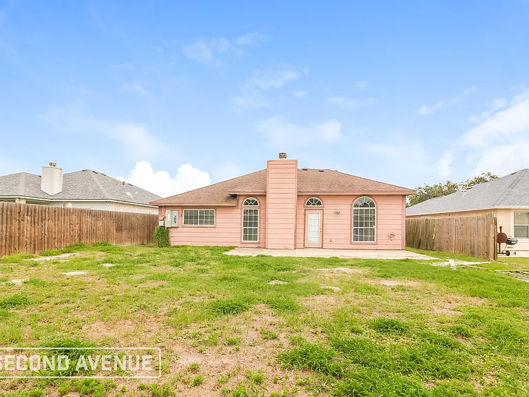 2422 Luzius Dr — Photo 18