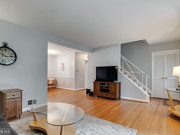 4th image of 4510 Landgreen St