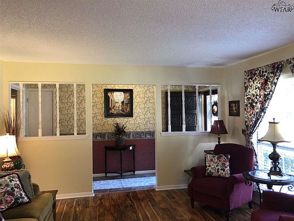 3rd image of 4300 Prince Edward Dr