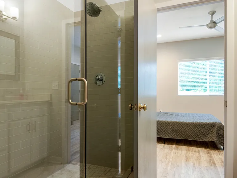 823 N Bronough St — Photo 16