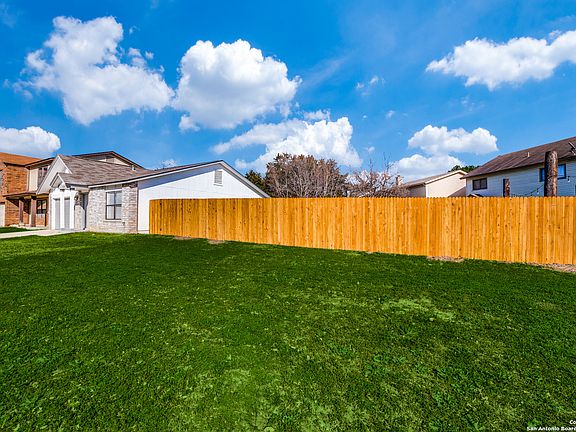 3rd image of 2838 CEDAR PLAIN DR
