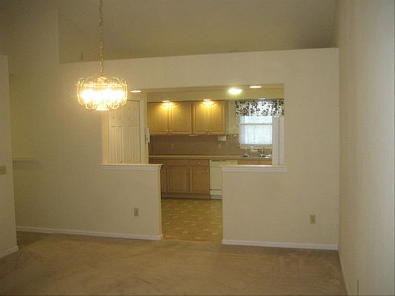 3rd image of 3057 Kennedy Dr