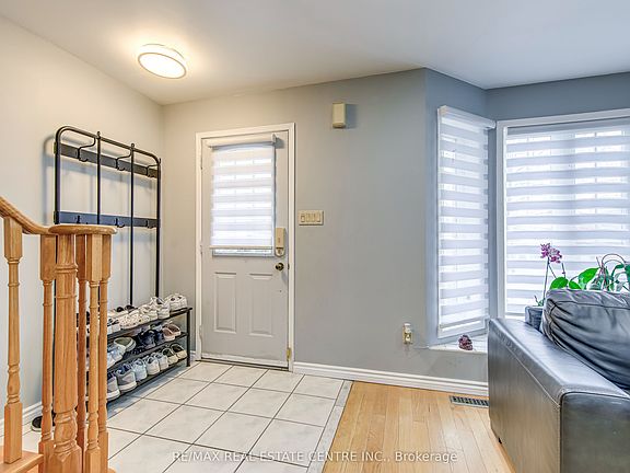 2nd image of 2080 Saint Clair Ave W