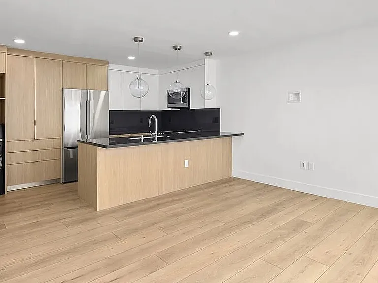 1534 Diamond St — Photo 1