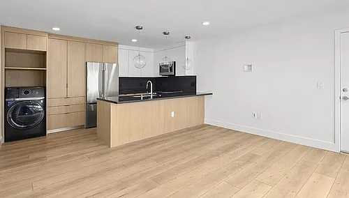 1534 Diamond St Photo 1
