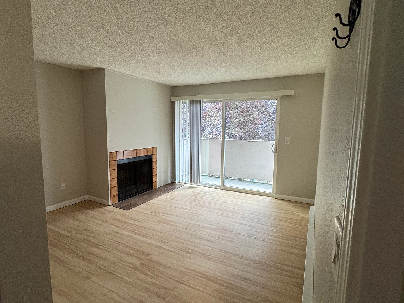 1150 Sunset Blvd NE — Photo 3