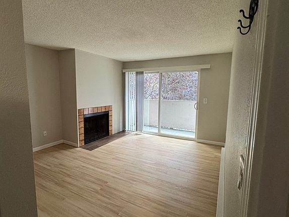 3rd image of 1150 Sunset Blvd NE APT 326