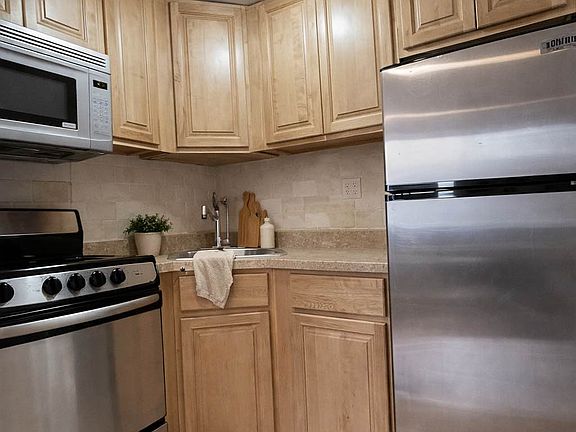 3rd image of 175 W 85th St #5C