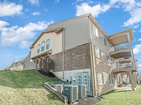3rd image of 2235 Rolling Hills Dr