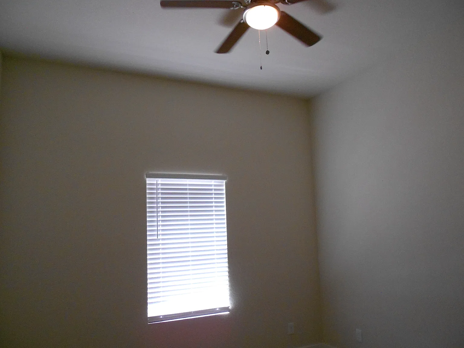 3 bed, 1152 sqft, $1,780 — Photo 3