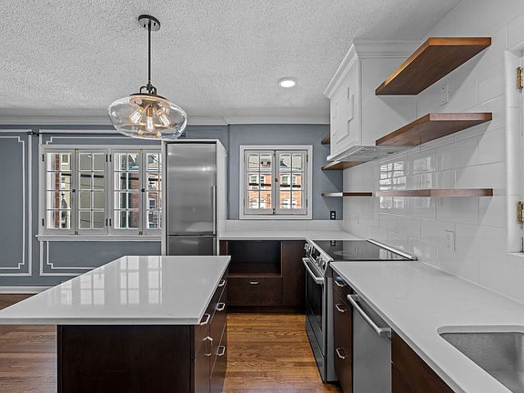 2nd image of 1365 N Corona St APT 14