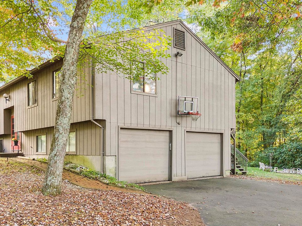 1st image of 17 Jamestown Ct