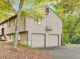 17 Jamestown Ct, Glastonbury, CT 06033