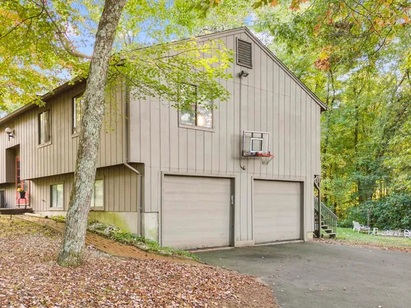 17 Jamestown Ct, Glastonbury, CT 06033