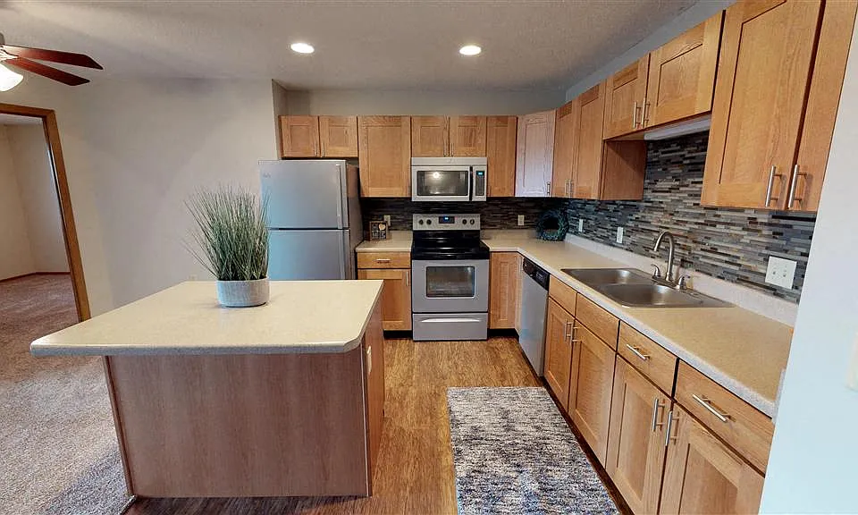 Oxbow Park Apartments