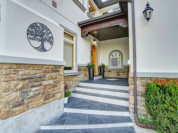 5th image of 6 Pinehurst Ln